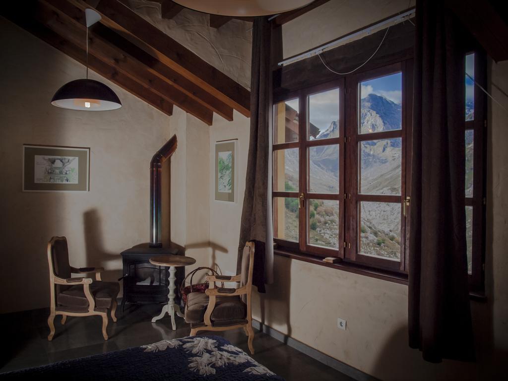 Casa Rural La Cabana Del Valleyu Sotres Cameră foto